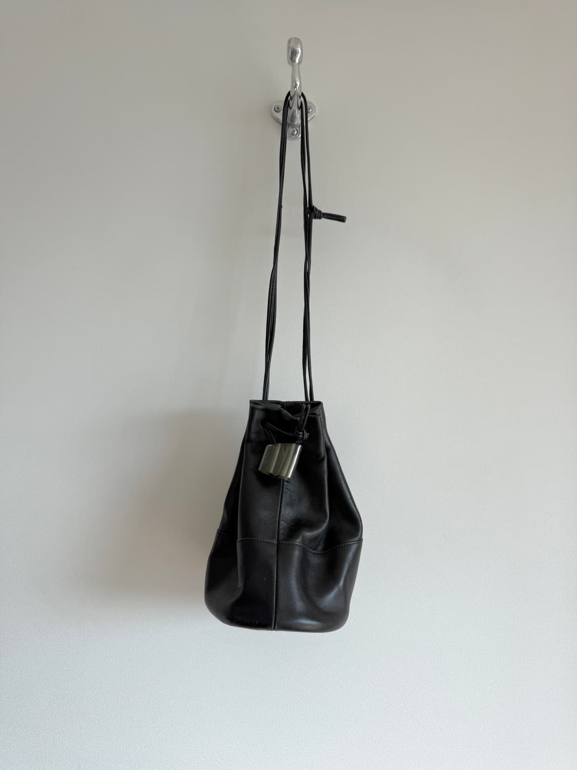 아카이브앱크(Archivepke) 레더 복조리백 상품이미지2