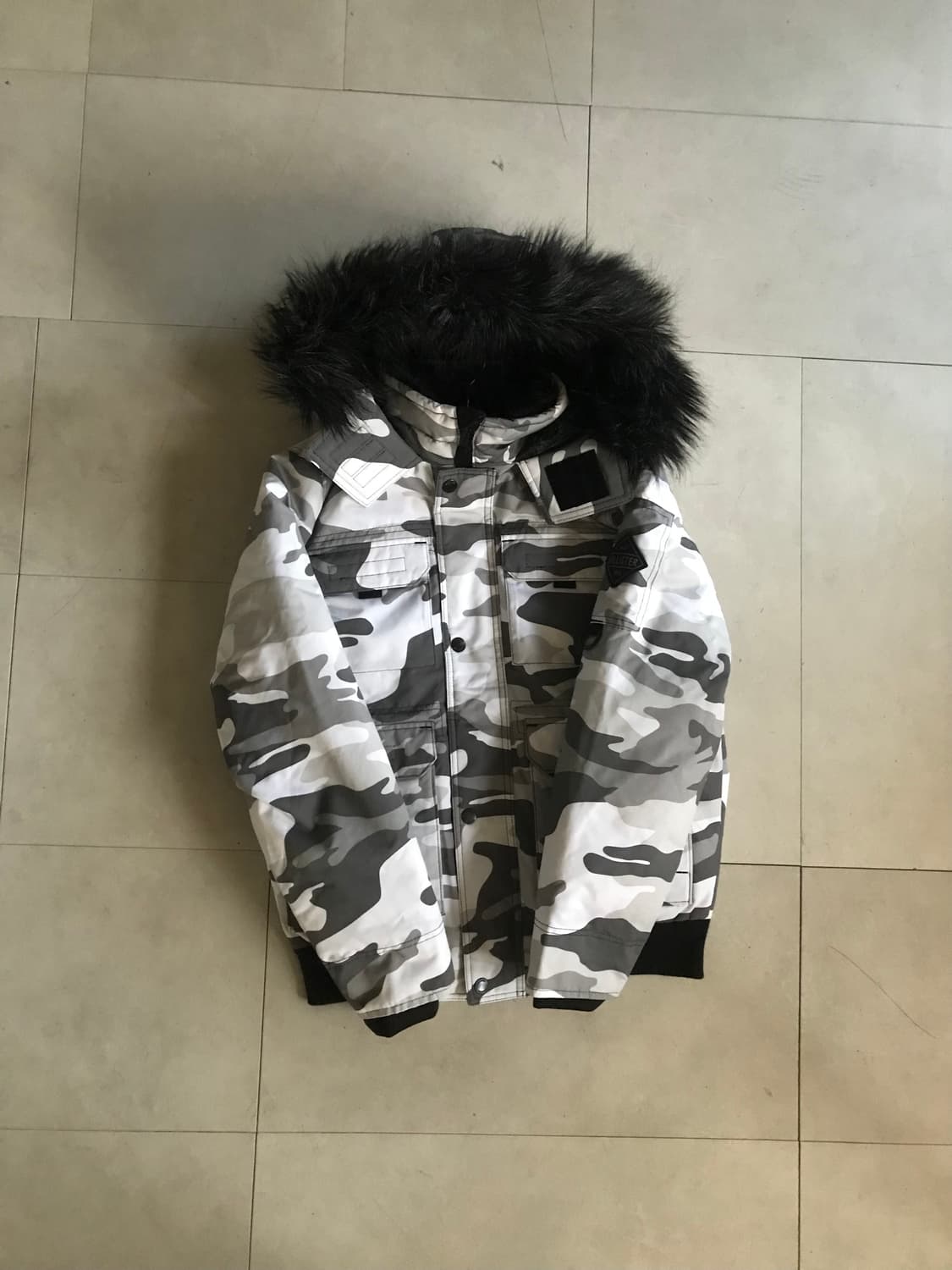 홀리스터 화이트 카모 울프죠패딩 상품이미지6