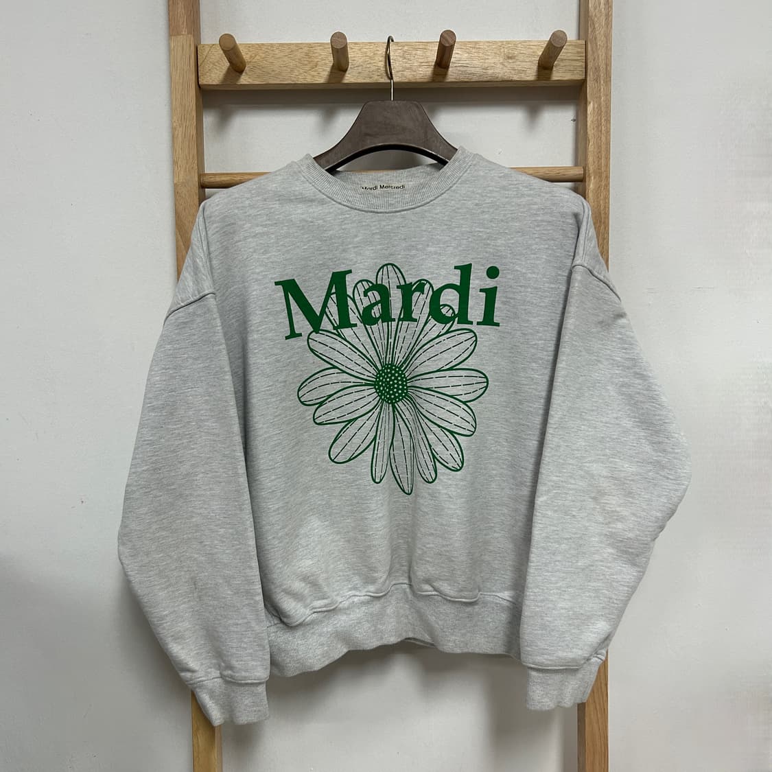 마르디 메크르디 빅로고 맨투맨 스웻셔츠 멜란지그레이 상품이미지2