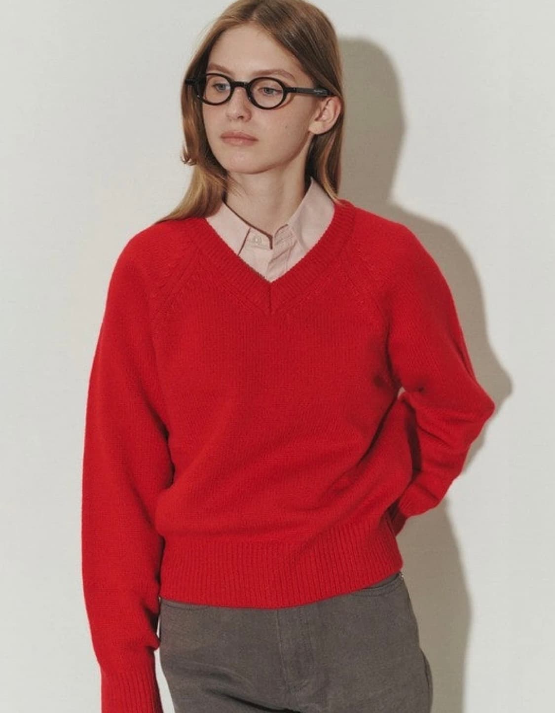 던스트 브이넥 니트 상품이미지3