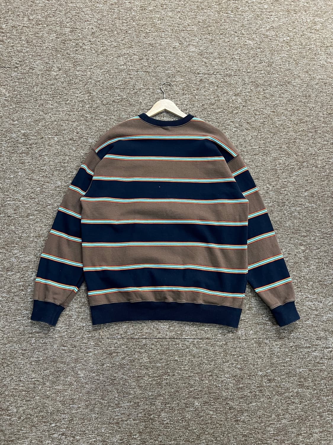 디스이즈네버댓 스트라이프 맨투맨 L 상품이미지2