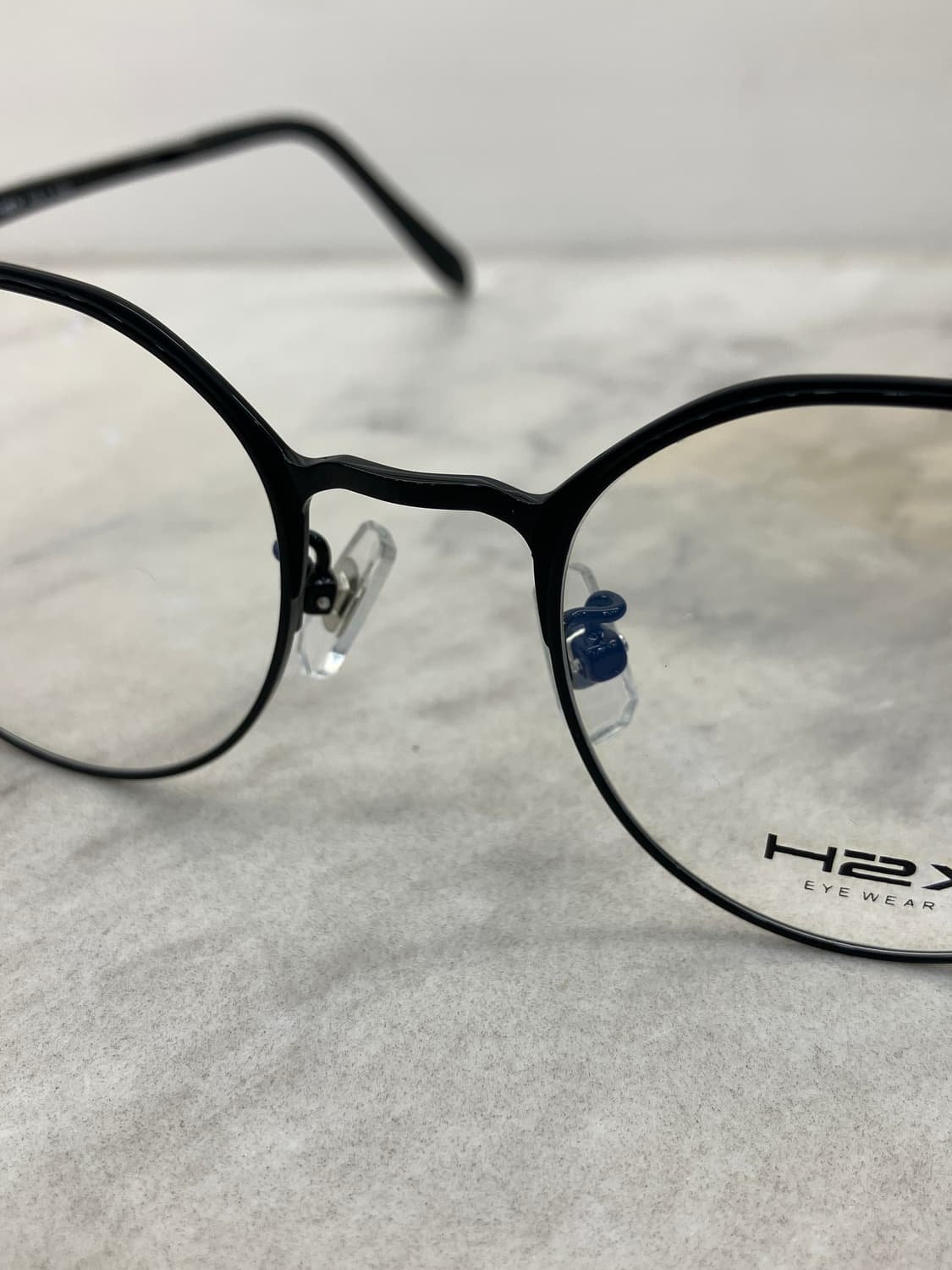 B36 H2X 블랙 라운드 메탈테 안경(17g) 상품이미지5