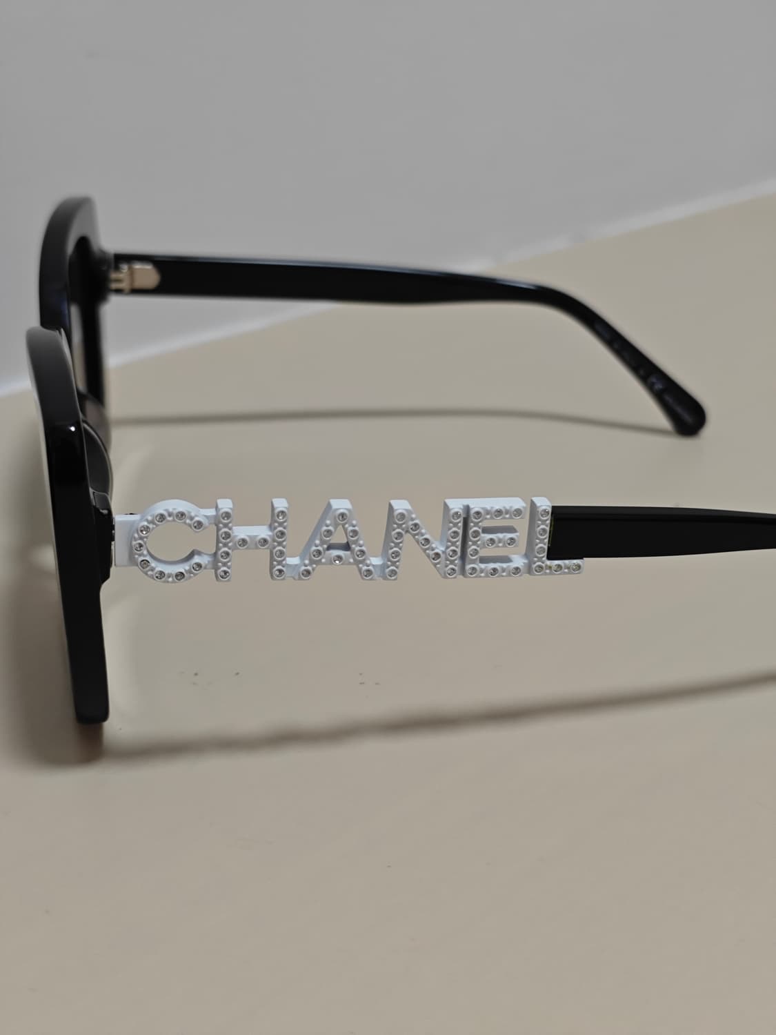 샤넬 블랙 선글라스 CHANEL 로고 장식 상품이미지4