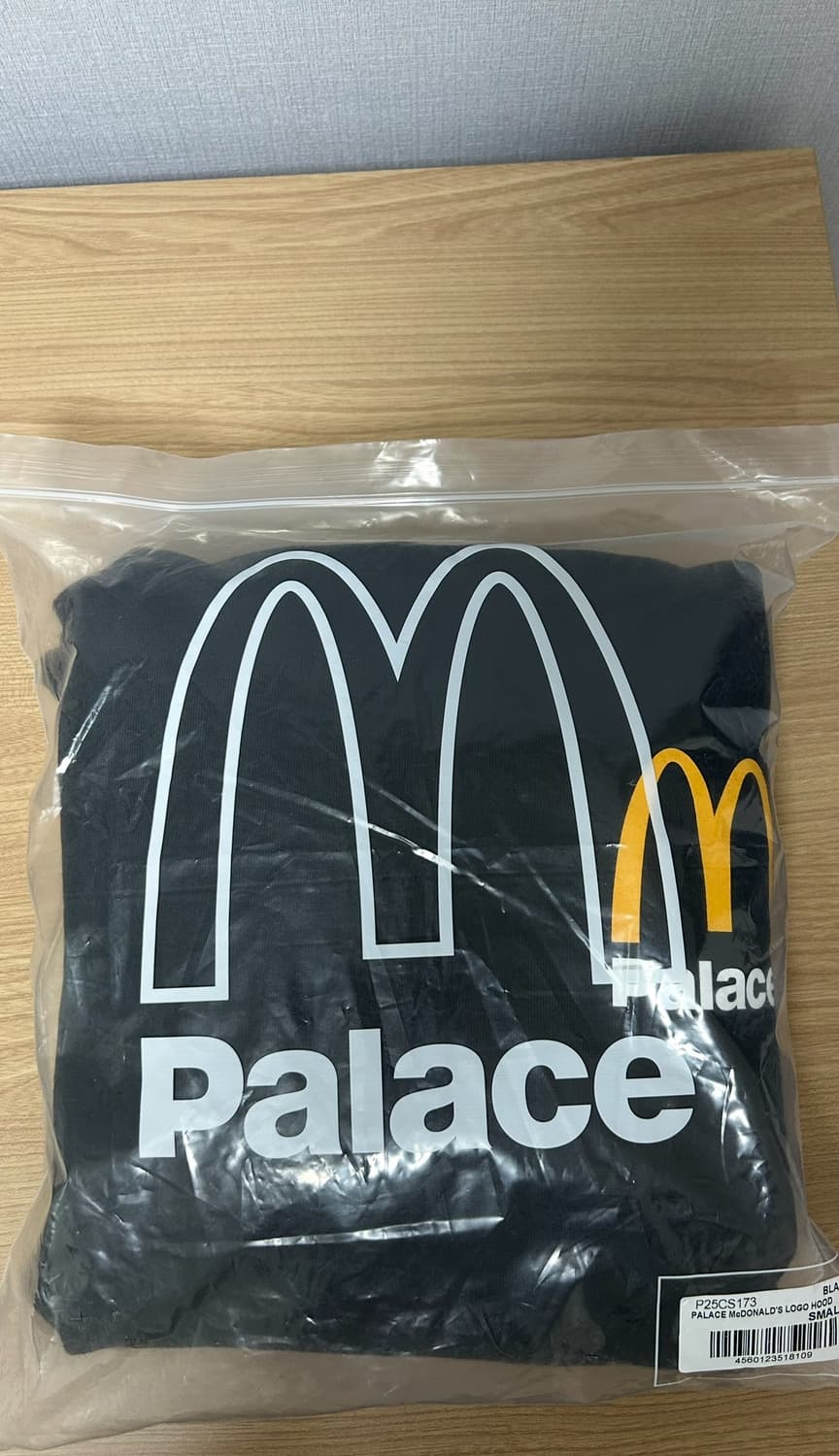 팔라스 x 맥도날드 로고 후드 블랙 - 23FW  상품이미지2