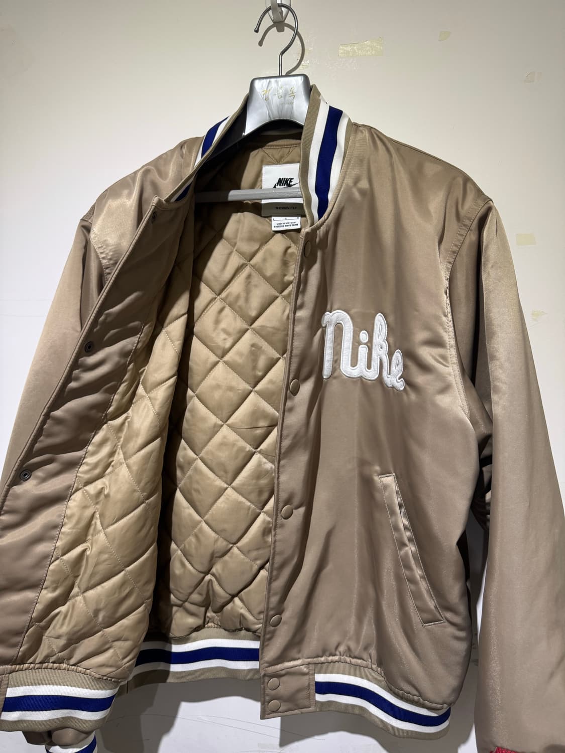 나이키 덕아웃 루즈 사틴 바시티 자켓 L 상품이미지4