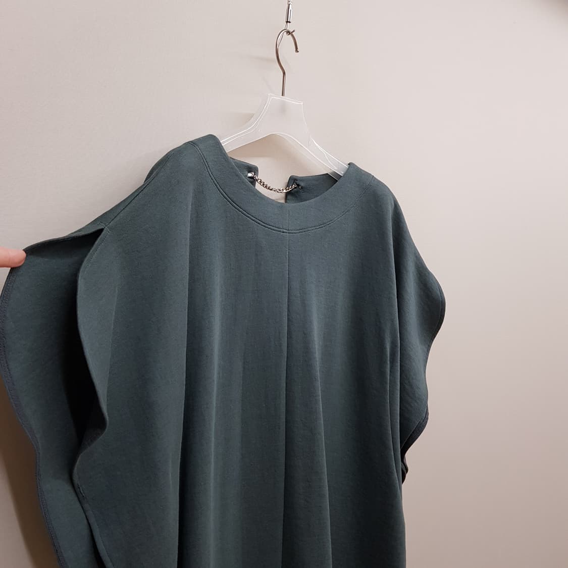 한섬 시스템 2021 체인 디테일 컬러블록 루즈핏 원피스 M사이즈 상품이미지3