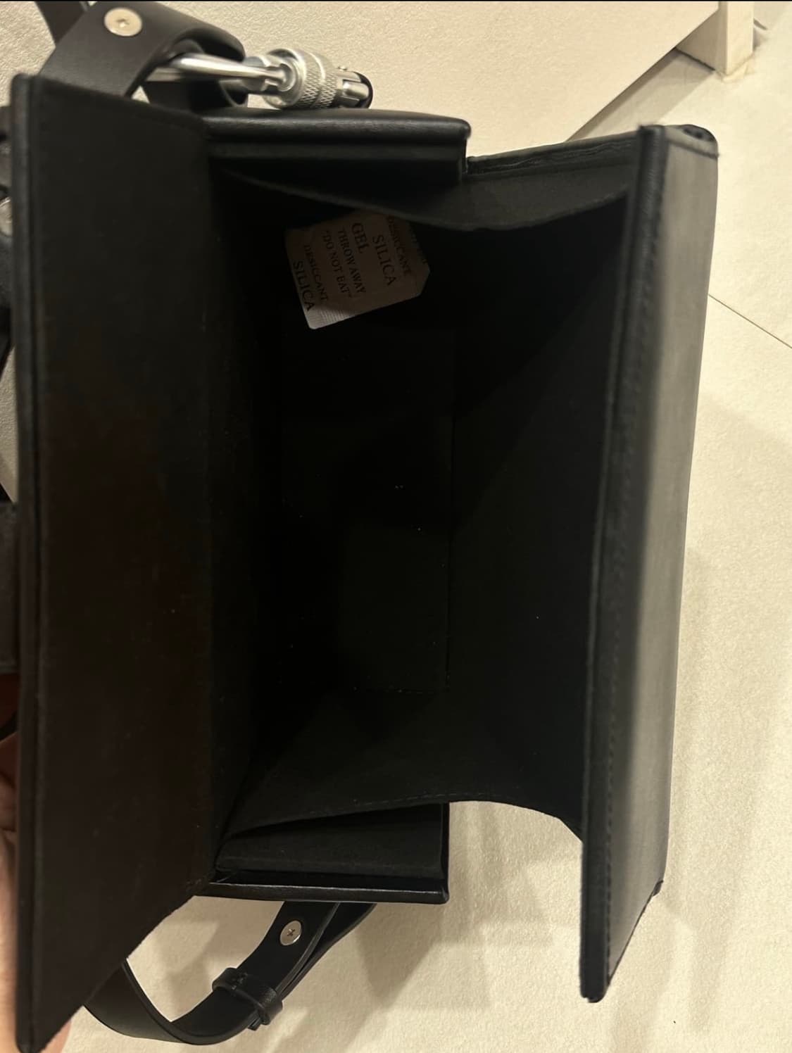 엘리엇에밀 카라비너 박스 백 Carabiner box bag 상품이미지7