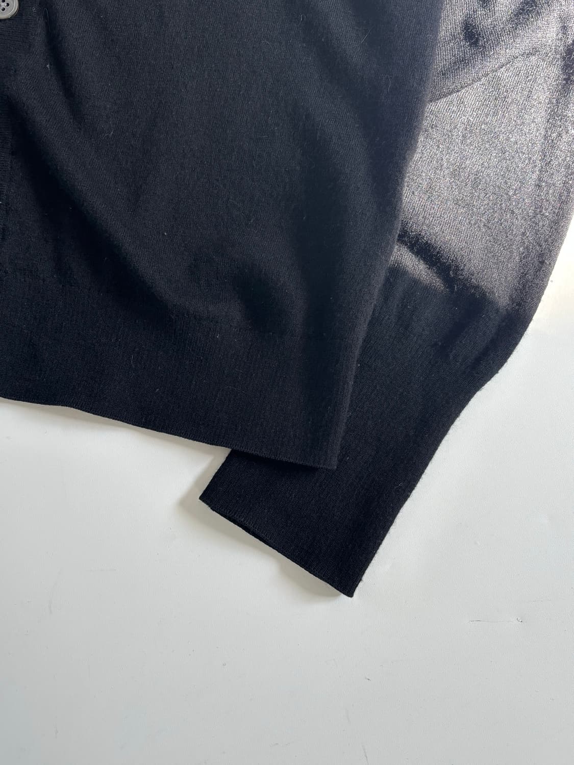 Acne Studios 아크네스튜디오 블랙 브이넥 가디건 상품이미지4