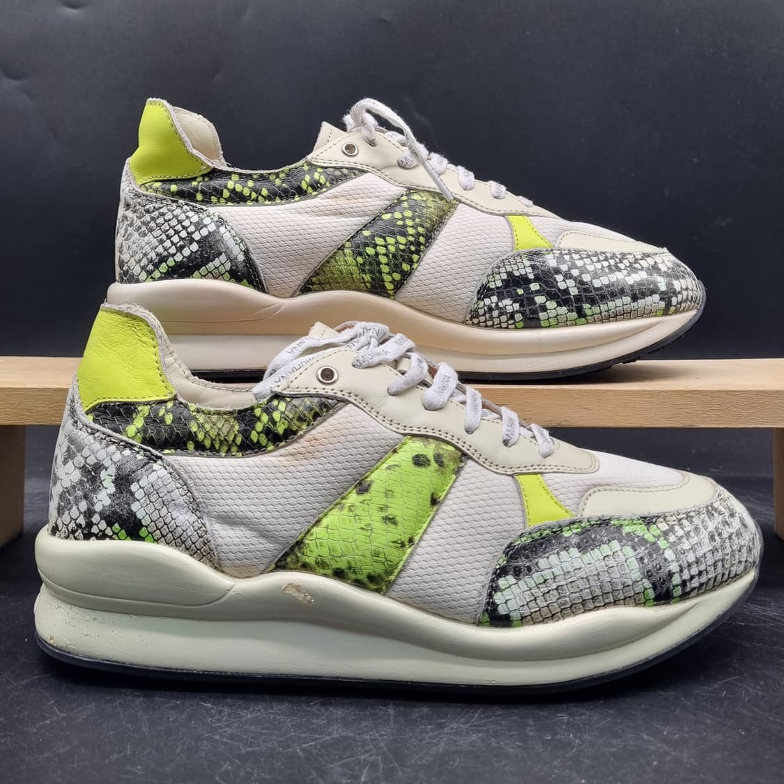 나무하나 뱀피 여성스니커즈235 상품이미지1