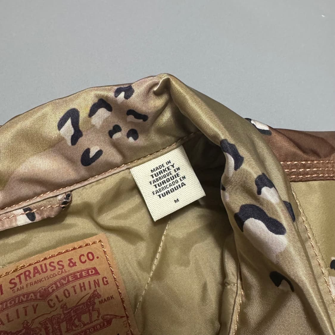 슈프림 X 리바이스 19fw week9 초콜릿칩 카모 퀄팅 트러커 자켓 상품이미지4