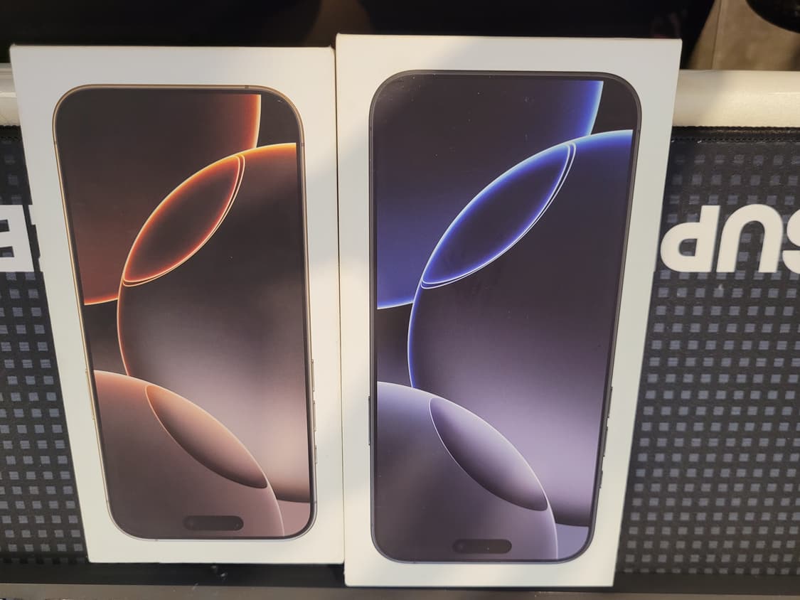 아이폰 16프로 512 데저트 미개봉 ( 아주 살짝 박스 오염 있음 )아 상품이미지1