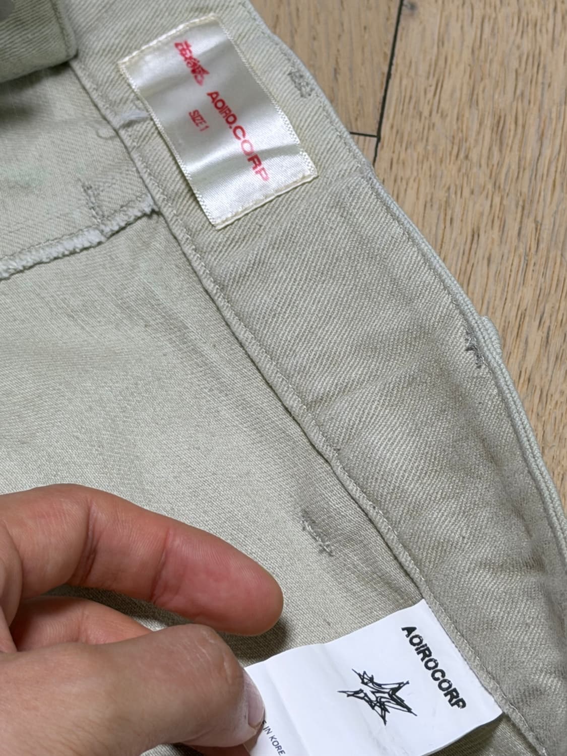 [KREAM 단독] 아오이로 커티드 더블니 팬츠 라이트 세이지 1 상품이미지8