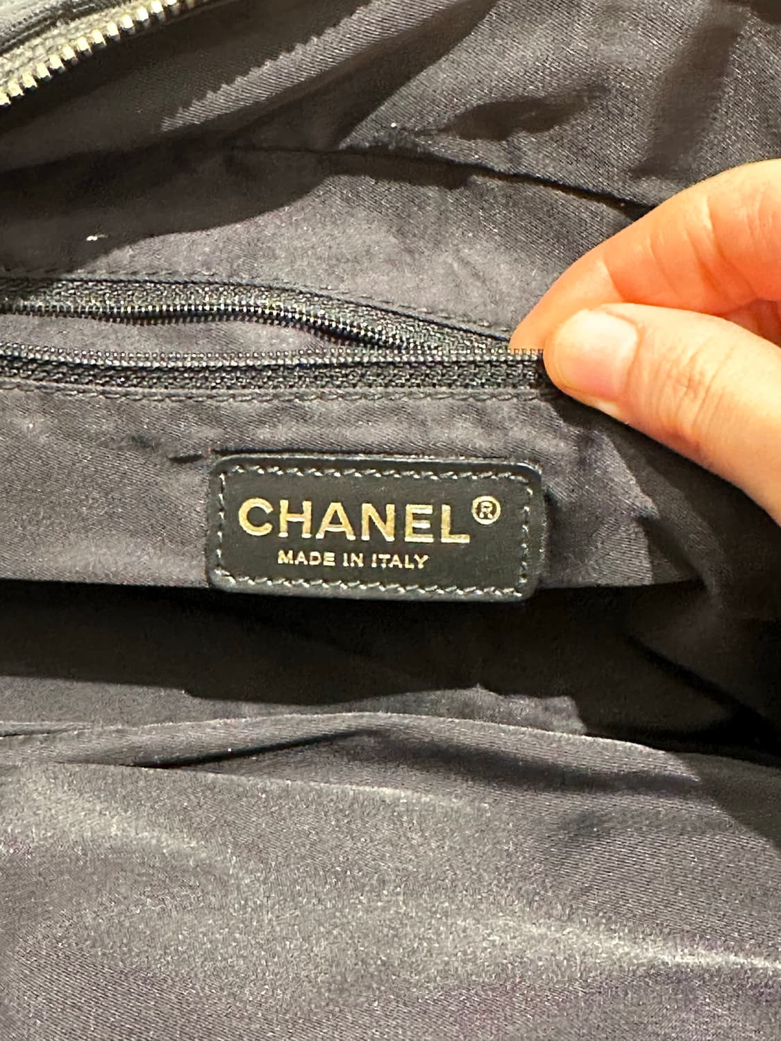 샤넬 뉴 트래블 바게트백 보스턴백 블랙 (9번대) y2k 상품이미지8