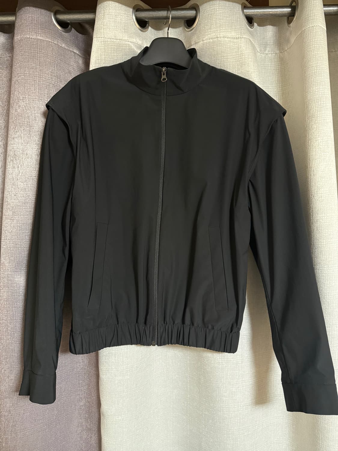 아모멘토 24ss 디테쳐블 하이넥 집업 자켓 m 상품이미지1