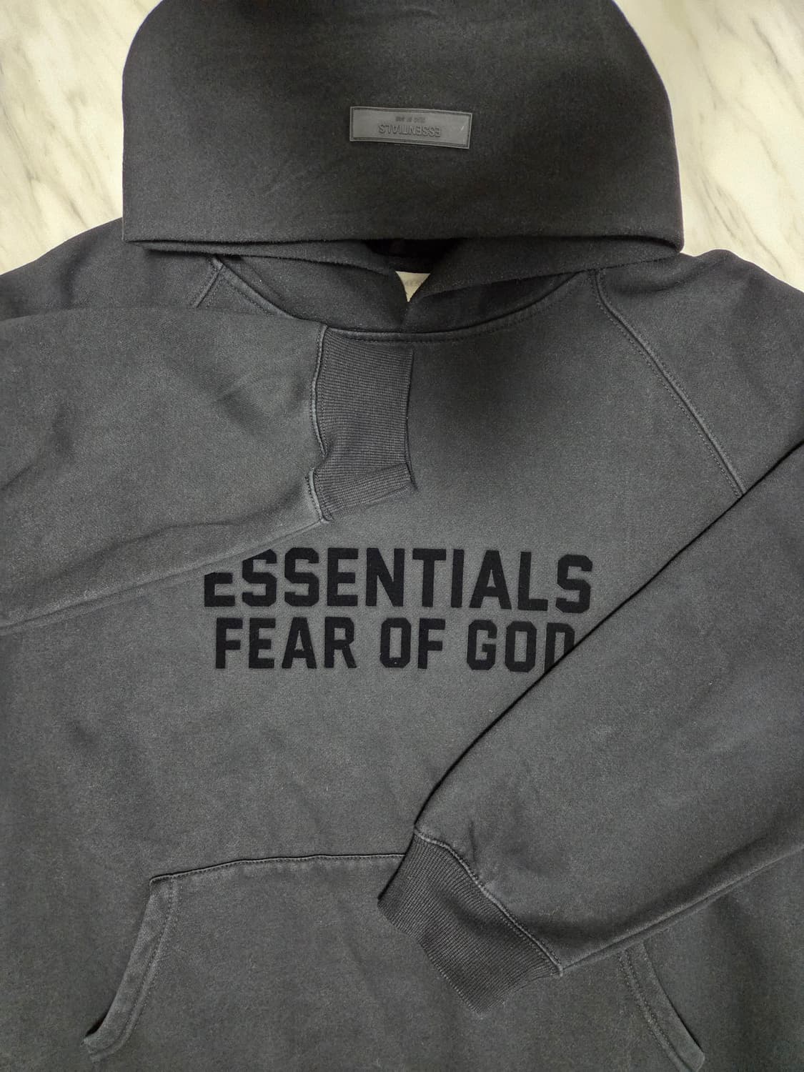 피오갓에센셜 블랙 후드티 상품이미지4