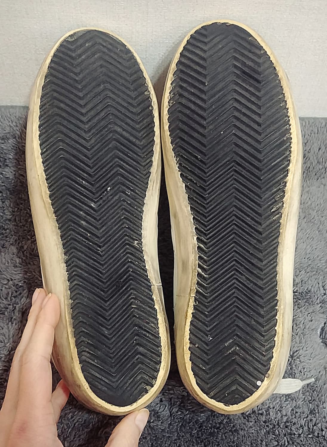 골든구스 슈퍼스타 화이트스케이트 펀칭스타 로우탑  37사이즈 상품이미지9