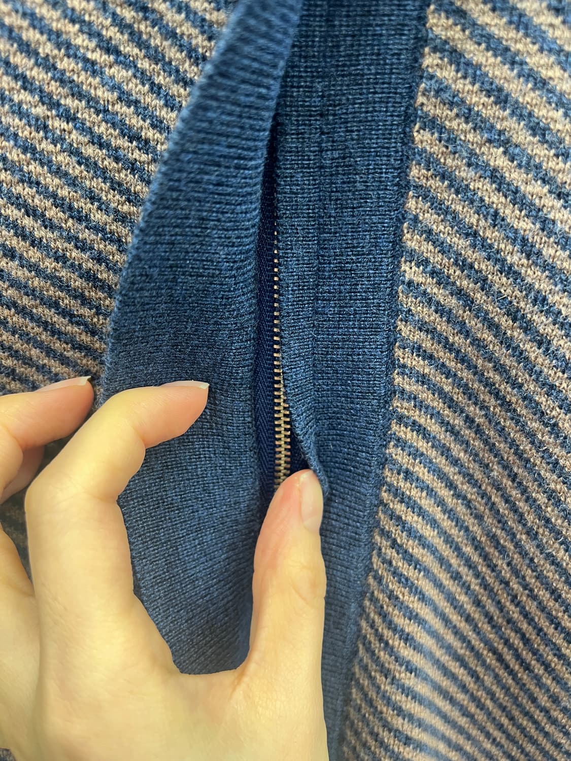 투버튼 포인트 가디건 상품이미지4