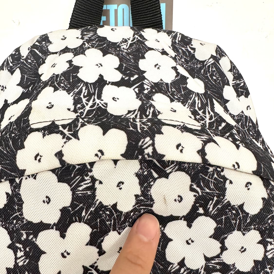 이스트팩 x 앤디워홀 플라워 프린팅 백팩 상품이미지4