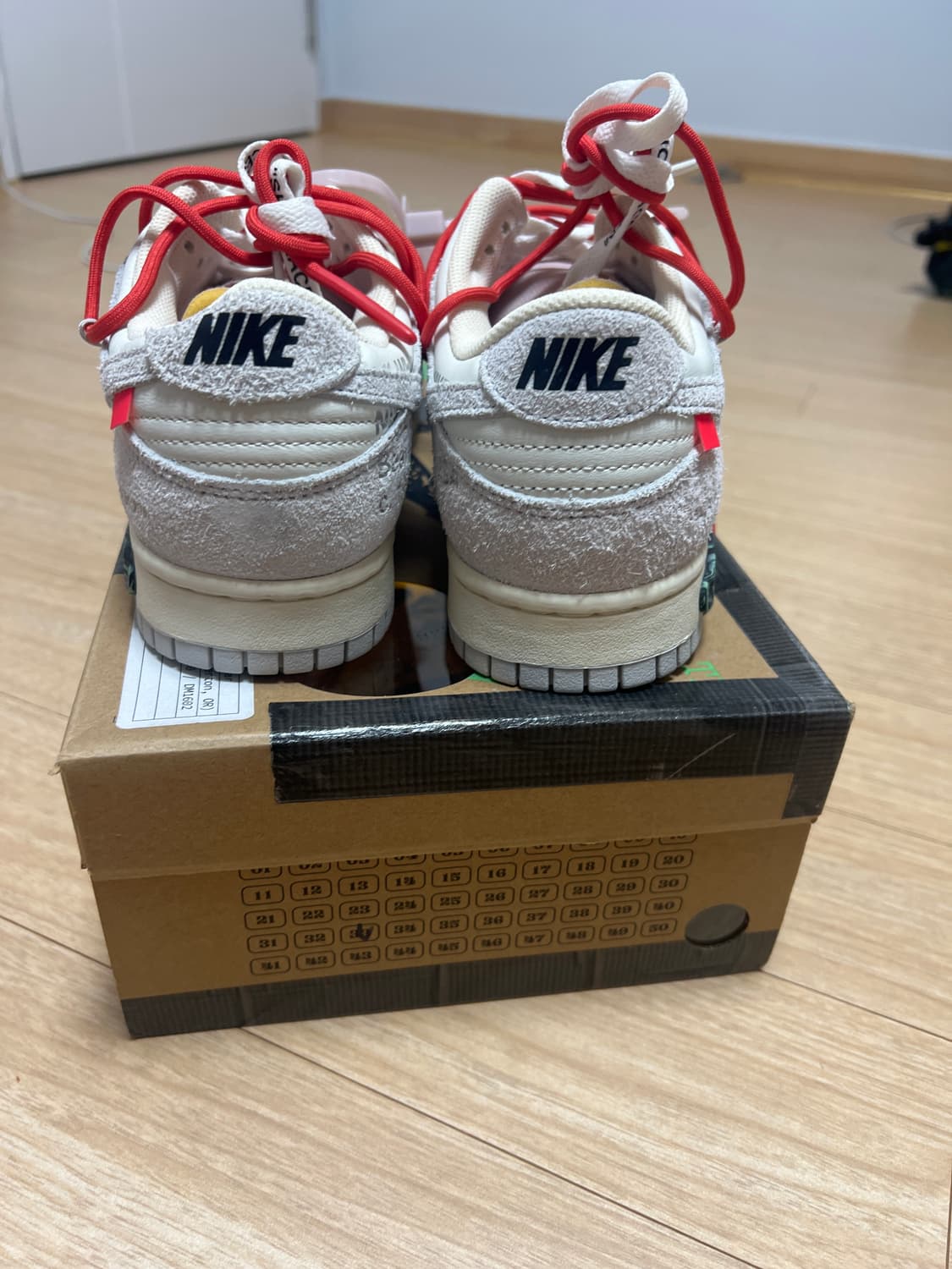 오프화이트 나이키 덩크 상품이미지1