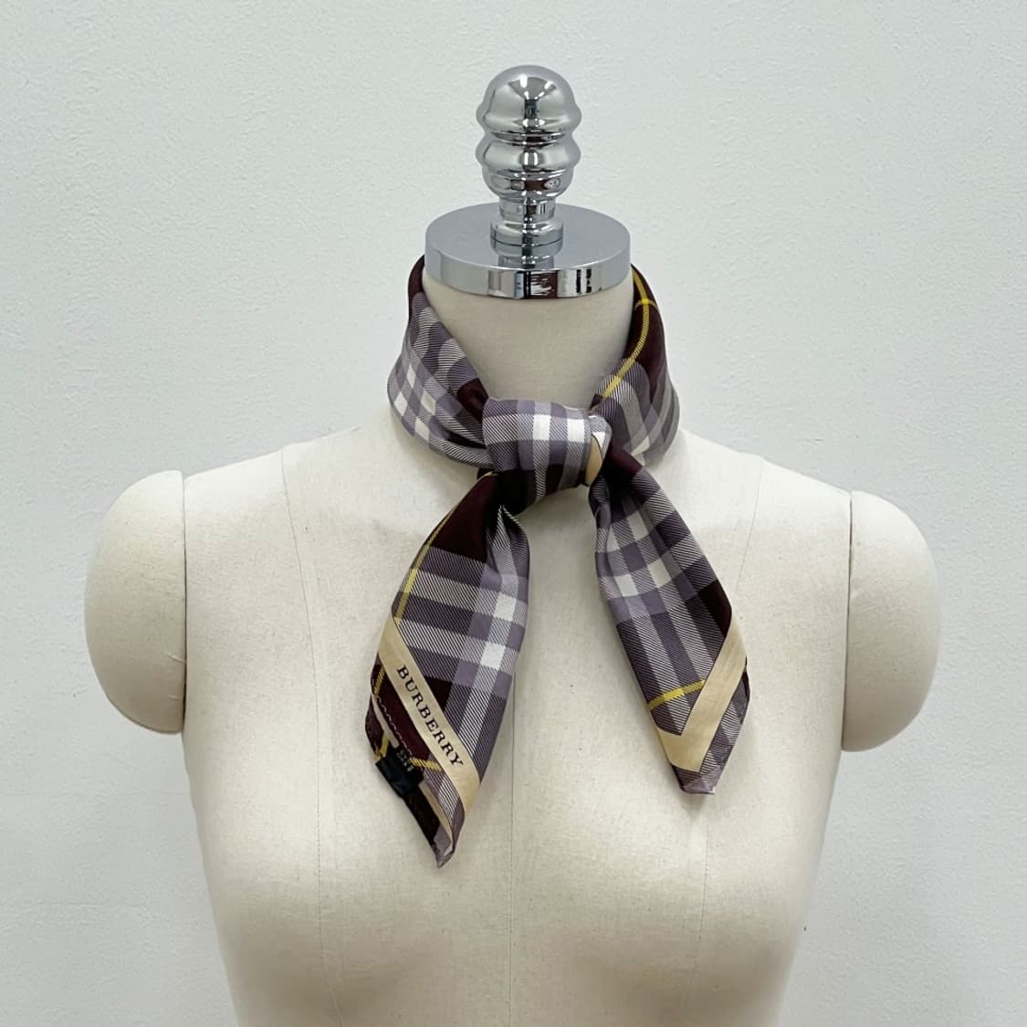 (새상품) burberry/ 버버리 실크혼방 쁘띠스카프 손수건 상품이미지8