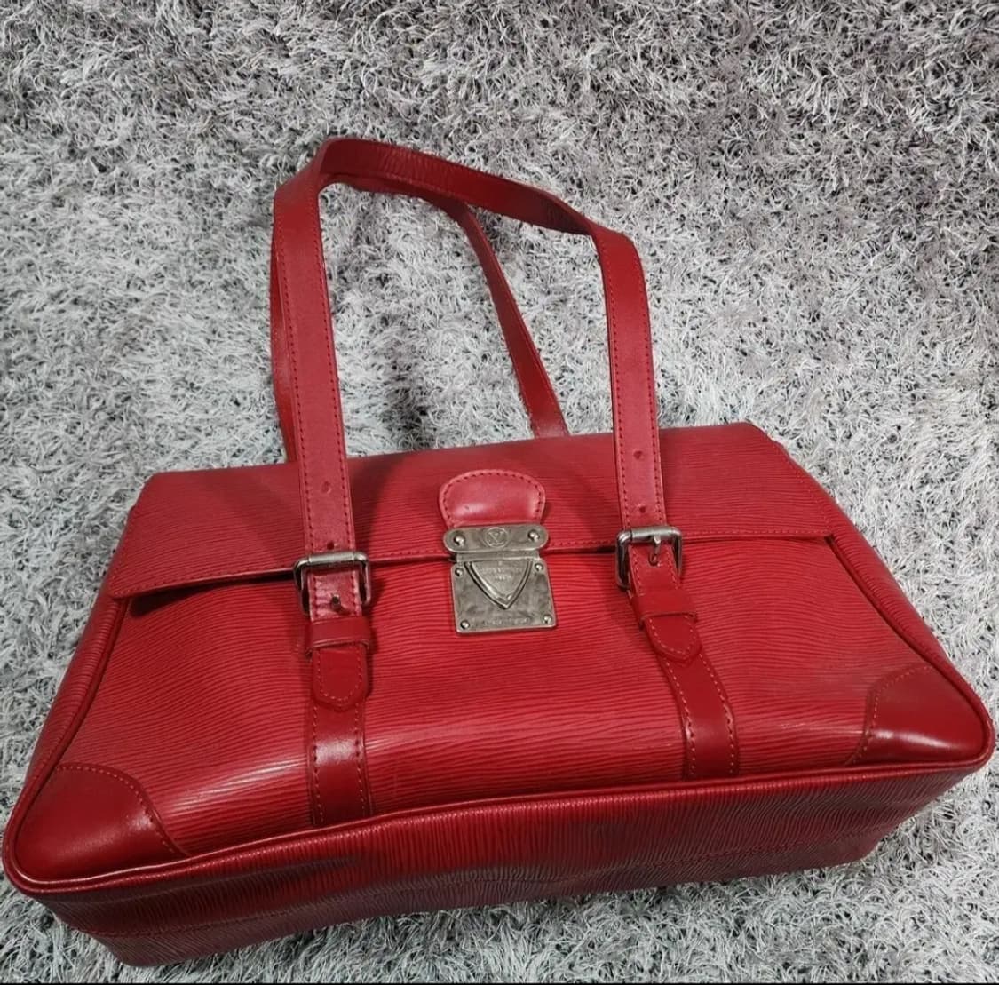 루이비통 에삐 숄더백 상품이미지2