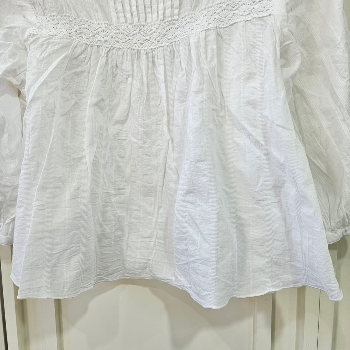 화이트 레이스 핀턱 코튼 블라우스 상품이미지6