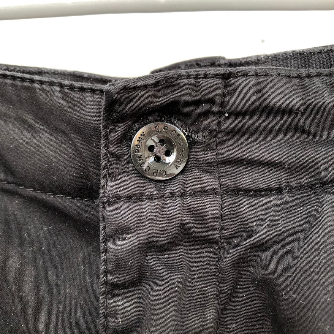 Cp컴퍼니 스트레치 사틴 렌즈 카고팬츠 블랙 23SS  상품이미지3