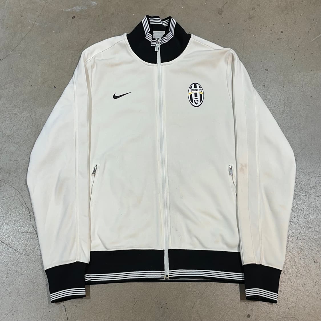 L 나이키 유벤투스 화이트 트랙탑 상품이미지2