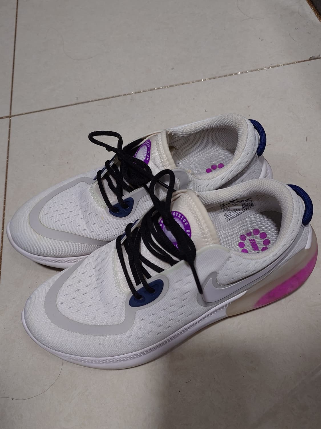 [235] 나이키 조이라이드 듀얼 런 흰핑 운동화 상품이미지2