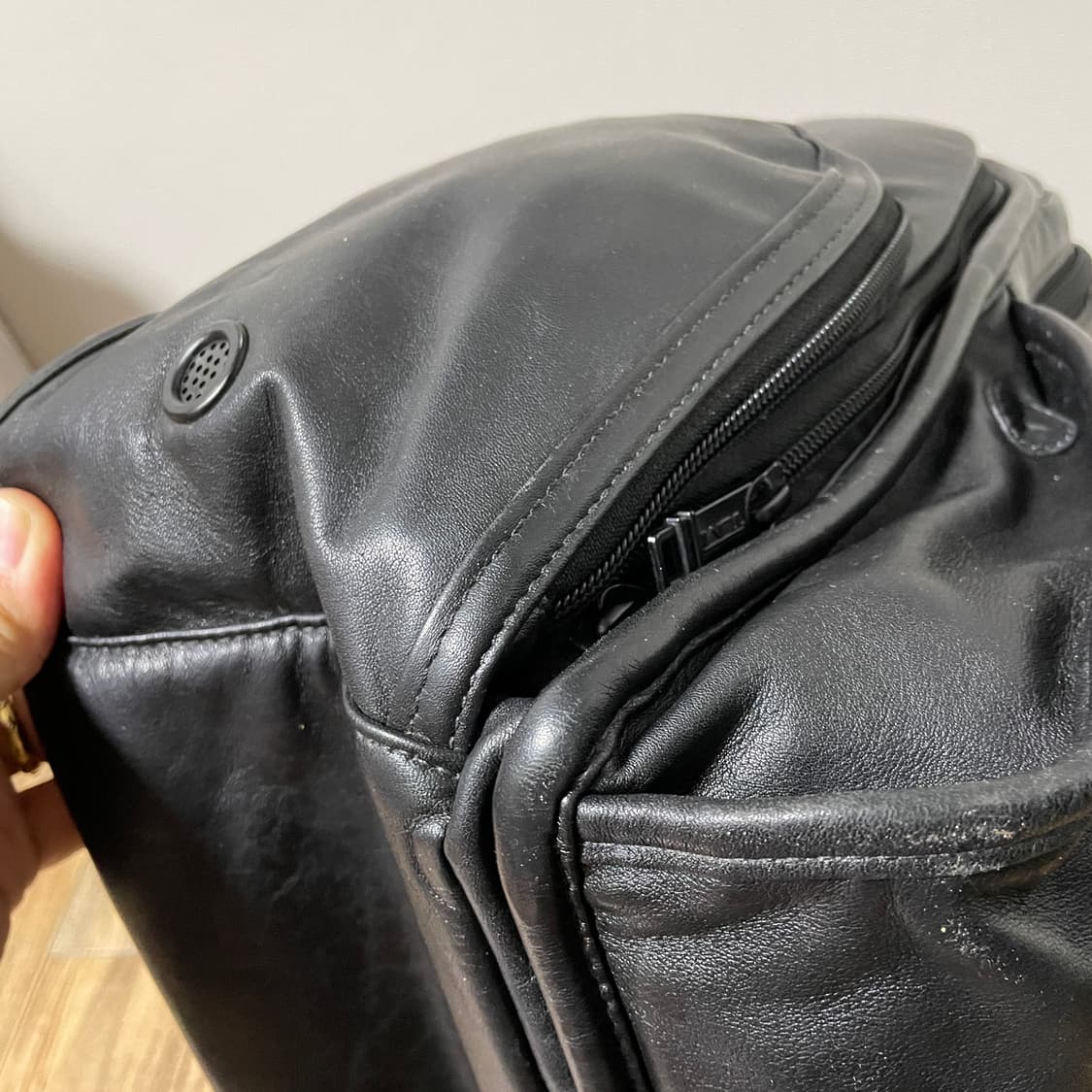 투미 알파 컴팩트 레더백팩 상품이미지5