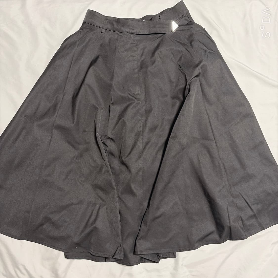 프라다 삼각로고 플레어 스커트 42 상품이미지1