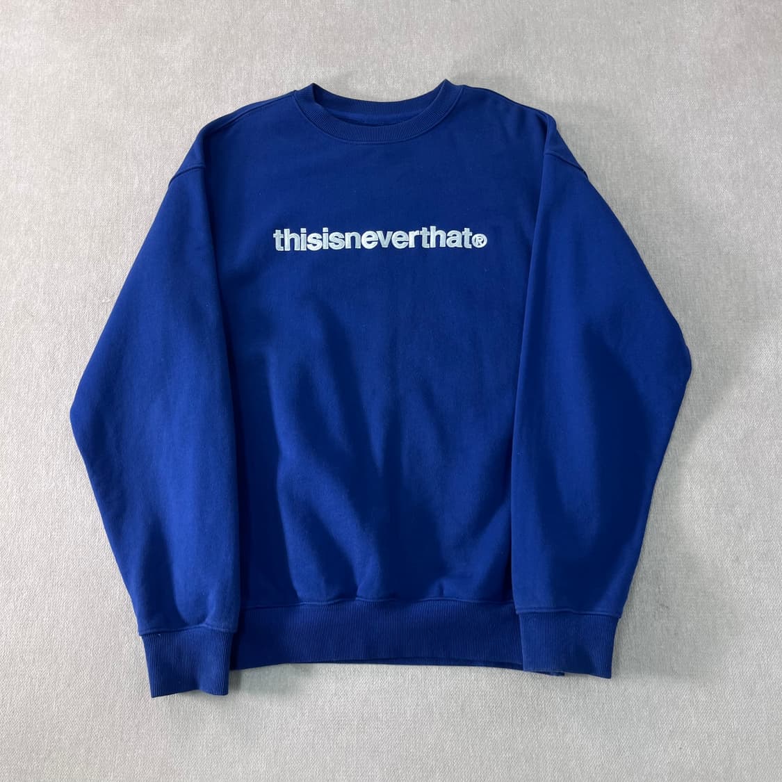 100 디스이즈네버댓 자수로고 맨투맨 상품이미지1