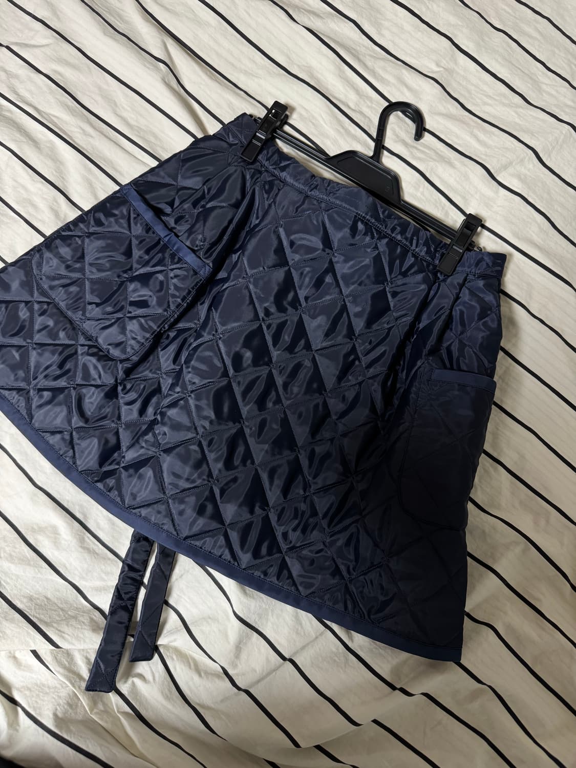 꼼데가르송 걸 X LAVENHAM 24AW 패딩 에이프론 (네이비) 상품이미지2