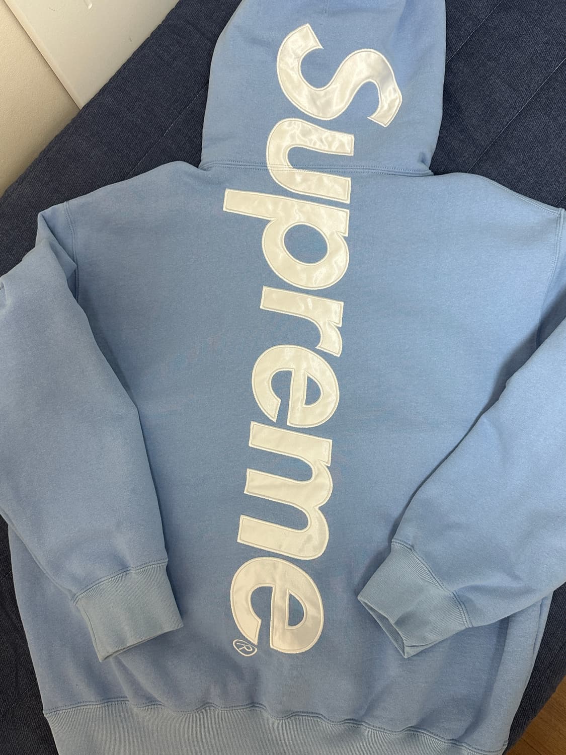 24fw 슈프림 사틴 아플리케 후드 라이트블루 M 최상급 상품이미지1