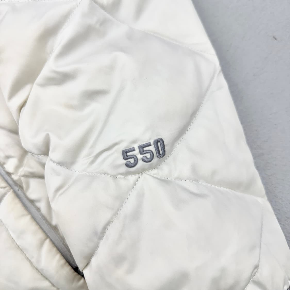 노스페이스 화이트 눕시 푸퍼 경량 패딩 상품이미지4