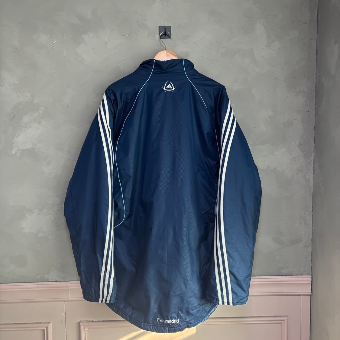 아디다스 레알 마드리드 패딩 벤치 파카 상품이미지5