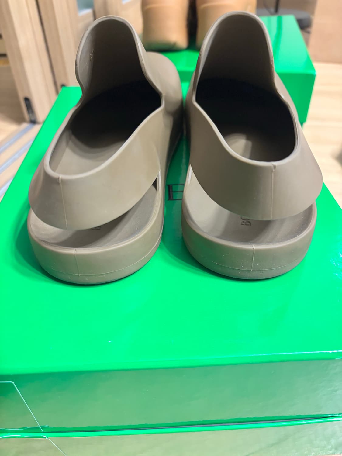 보테가베네타 퍼들 샌들 상품이미지4