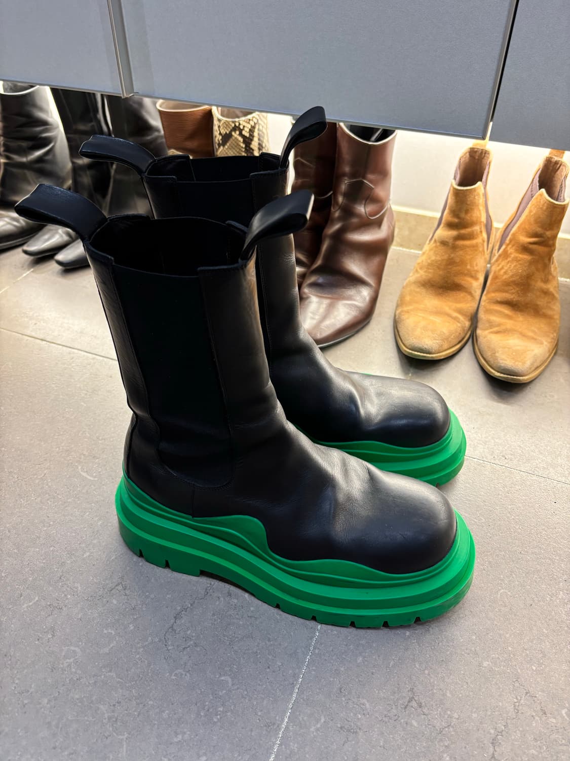 보테가베네타 타이어 부츠 패러킷 42.5 팝니다 상품이미지4