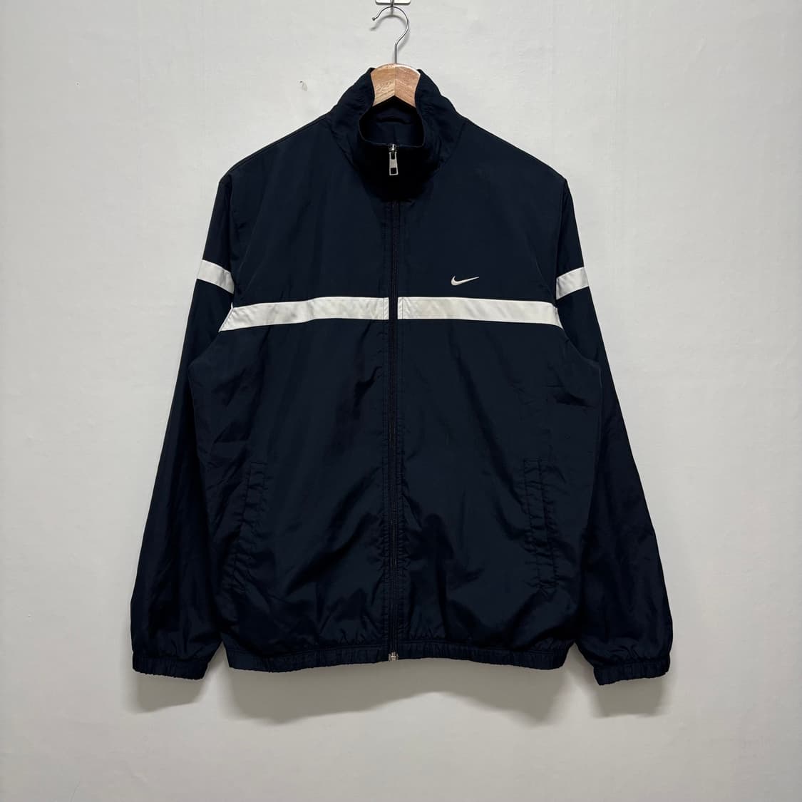 나이키 네이비 스우시 바람막이 상품이미지1