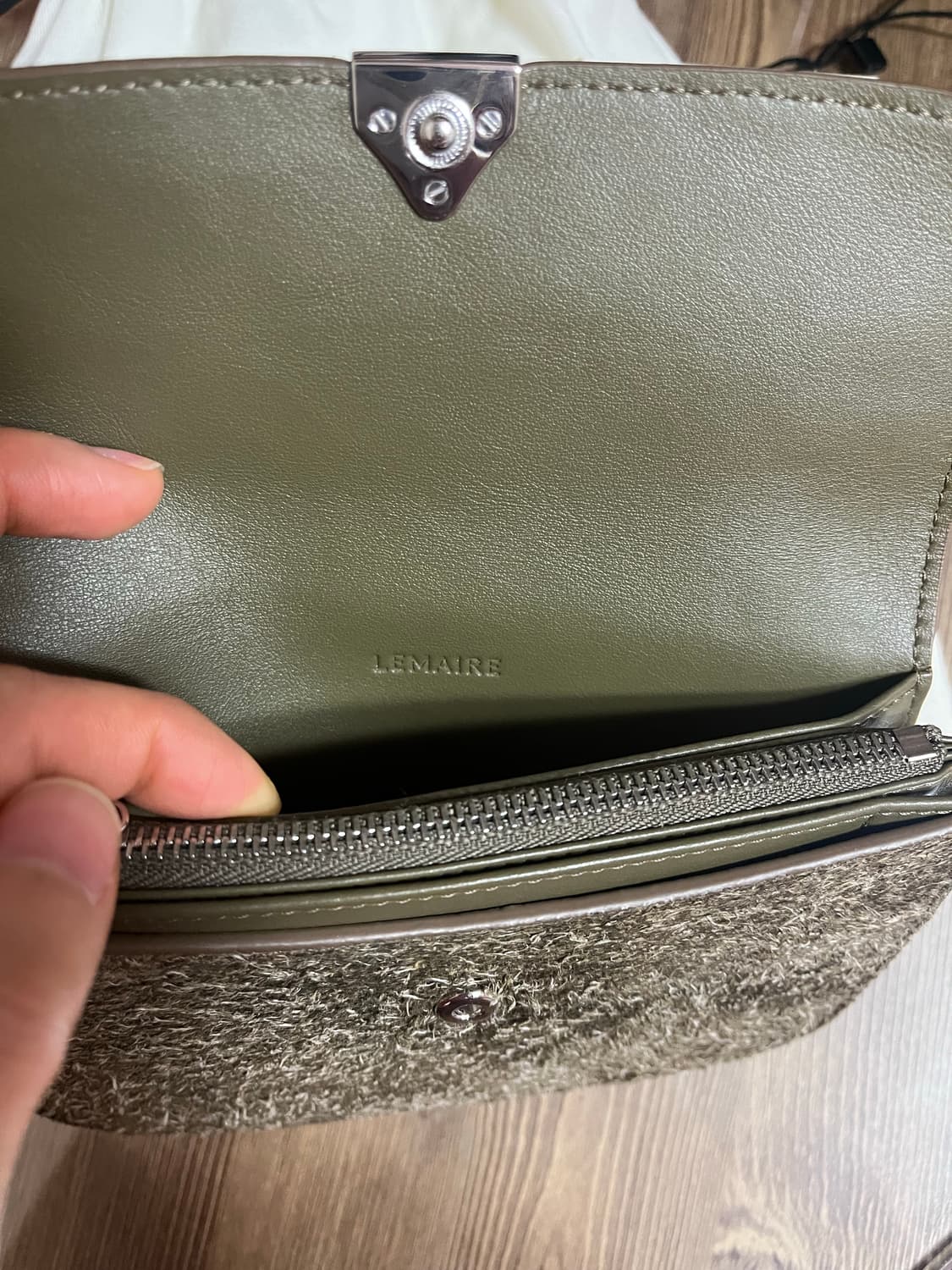 르메르 소프트탭 월렛 벨벳모스 상품이미지4