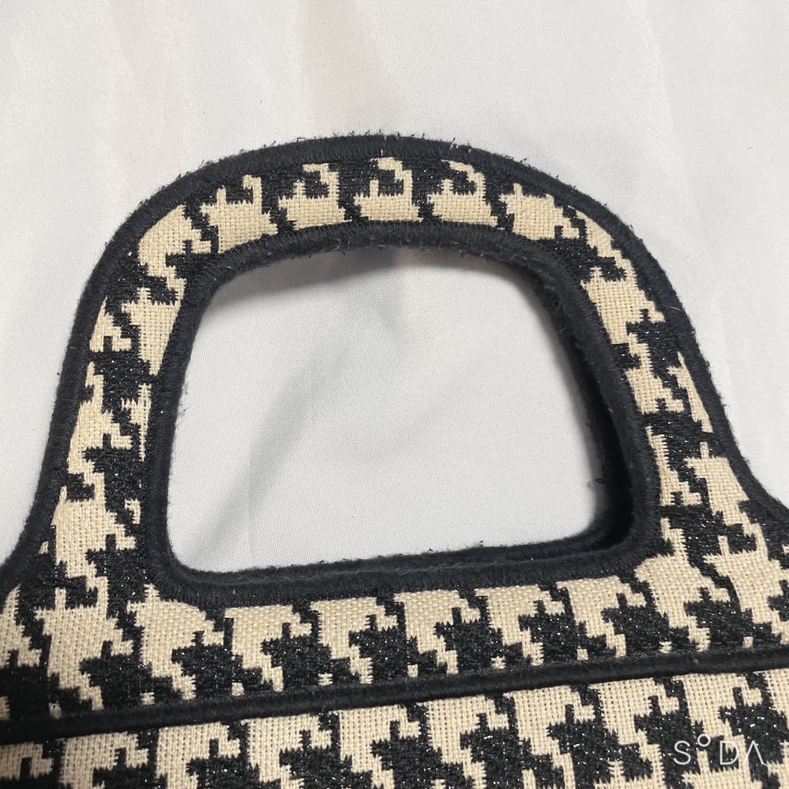 디올 하운드투스 북토트 미니 토트백 상품이미지7