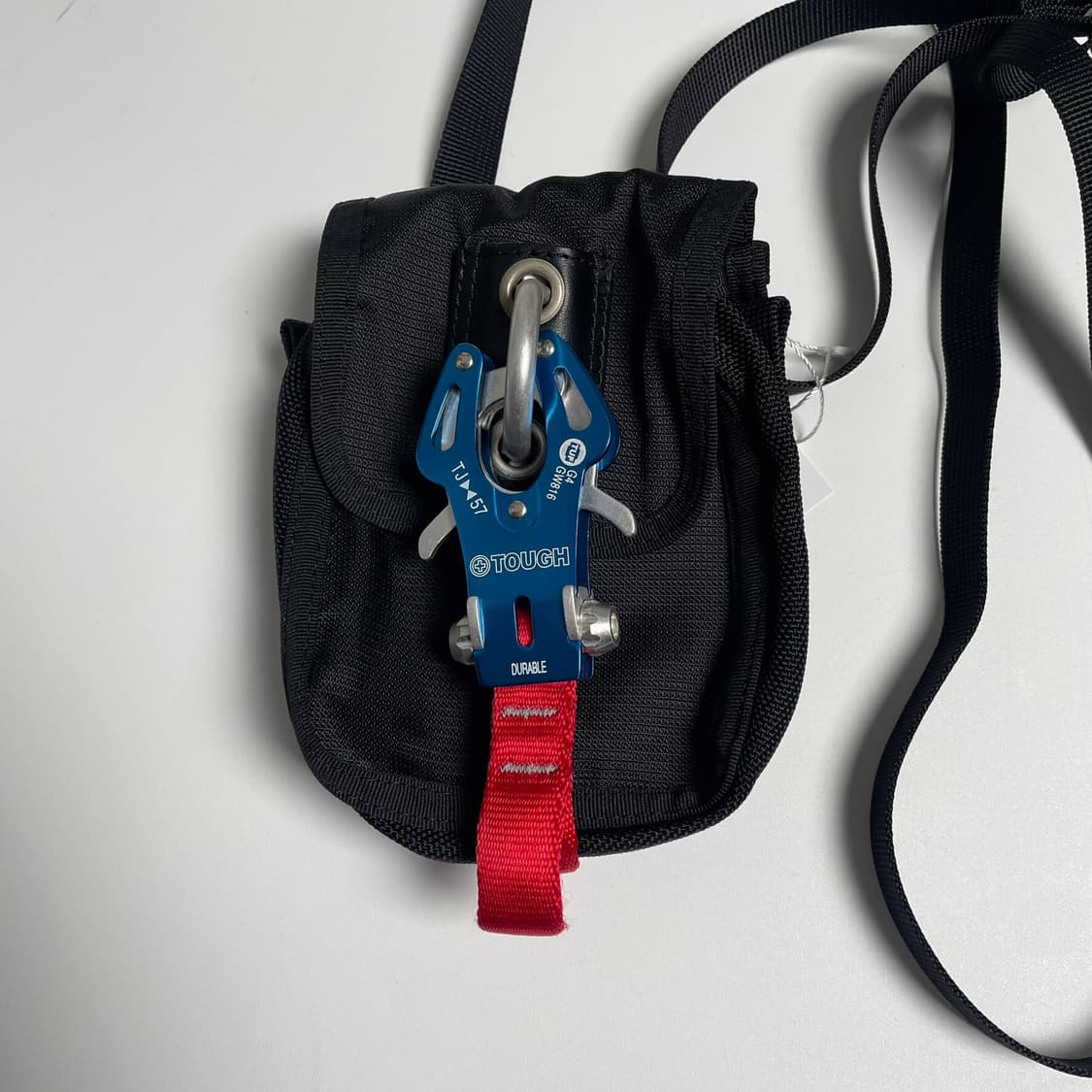 Tough jeansmith 카라비너 미니백 상품이미지2