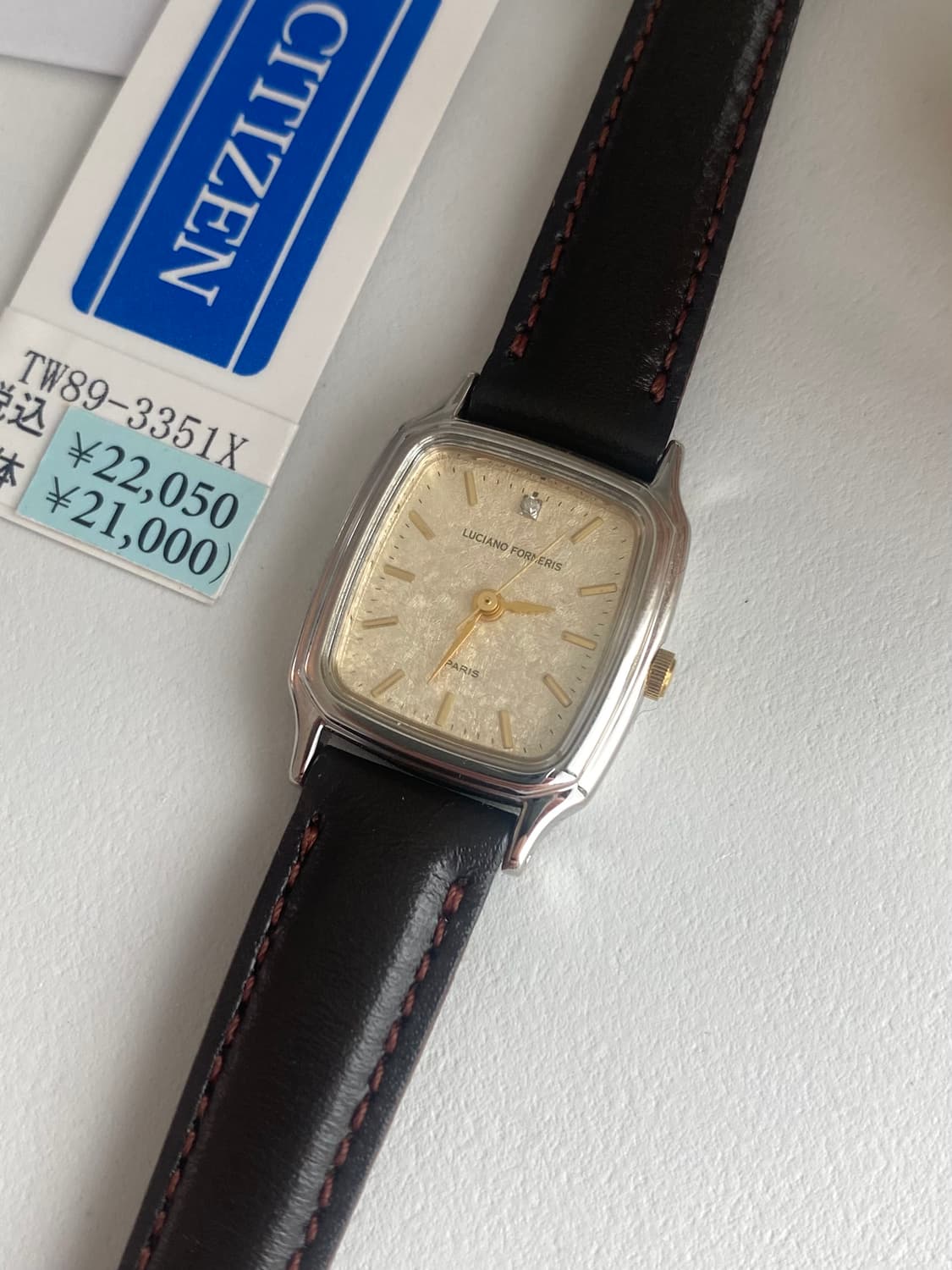 LUCIANO FORNERIS 루치아노 포르네리스 샴페인 골드 스퀘어쿼츠 상품이미지1