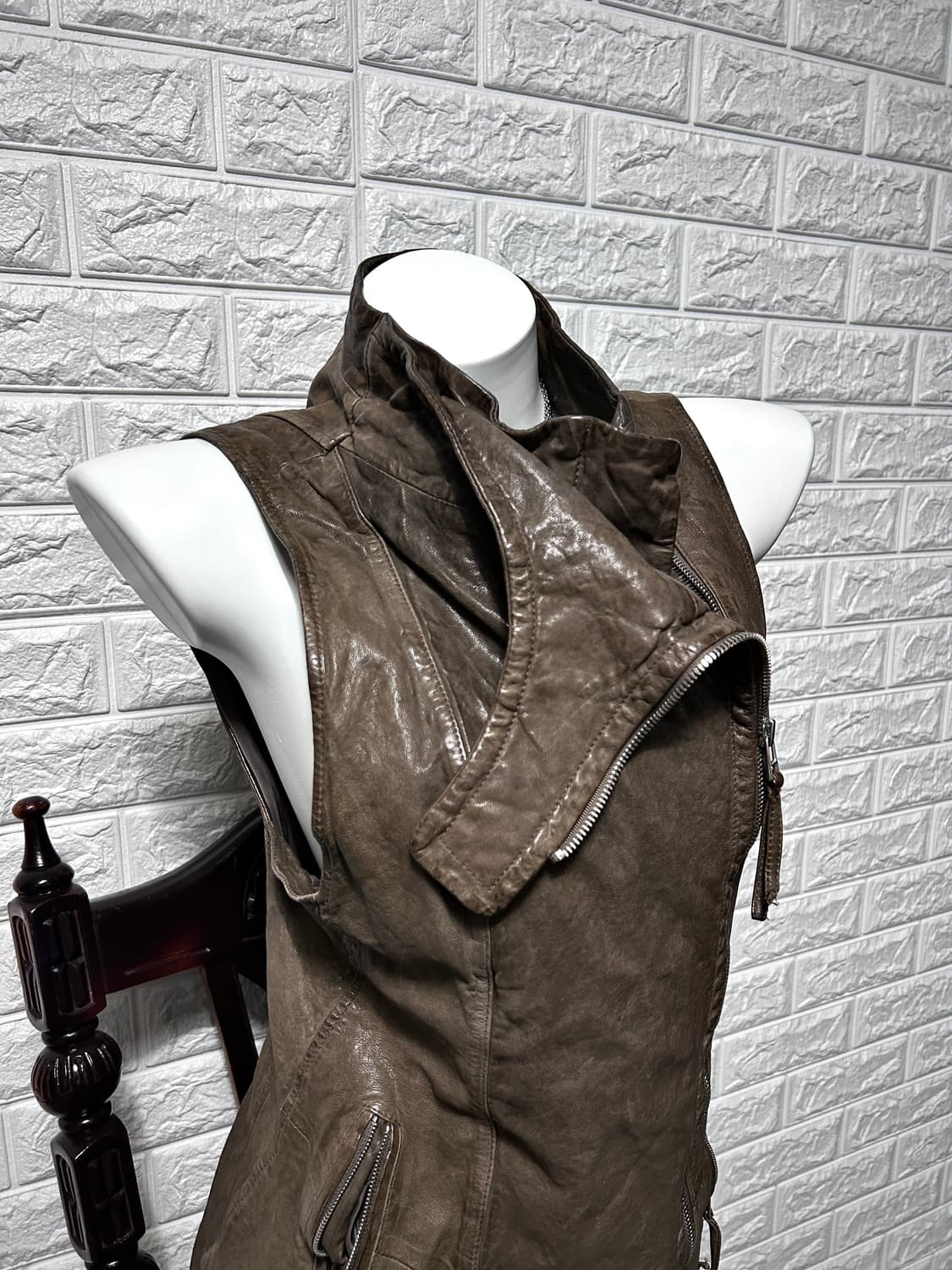 Demoo 램스킨 롱 드레이프 베스트 상품이미지3