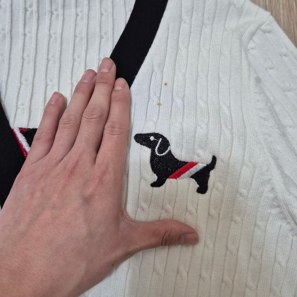 톰브라운 강아지로고 4선 니트 가디건 상품이미지4