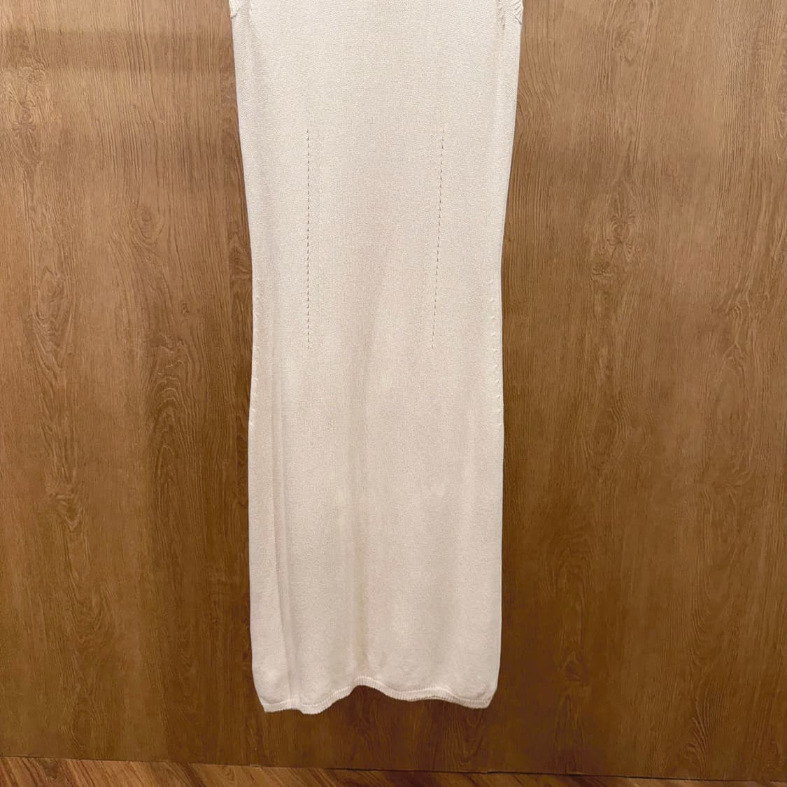 겐조 라운드넥 니트 슬리브리스 원피스 자수 크로셰 키홀 디테일 베이지 상품이미지5