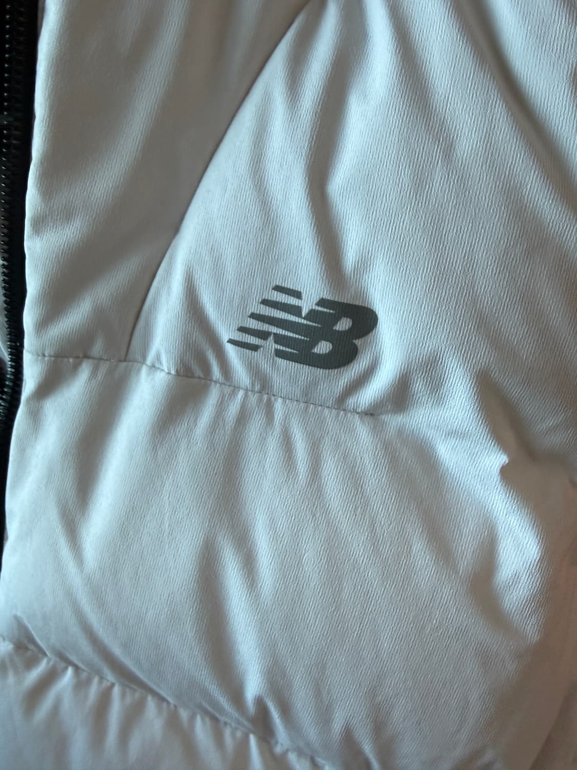 뉴발란스 화이트 패딩 조끼 상품이미지2