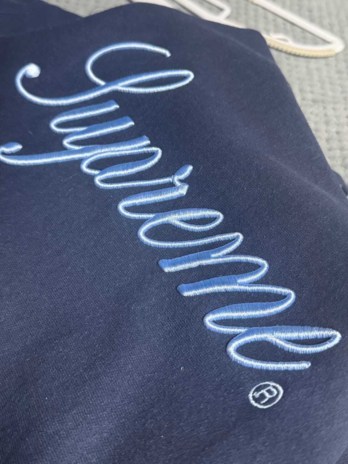 슈프림 레이즈드 스크립트 후드 스웨트셔츠 네이비 - 23FW 상품이미지7