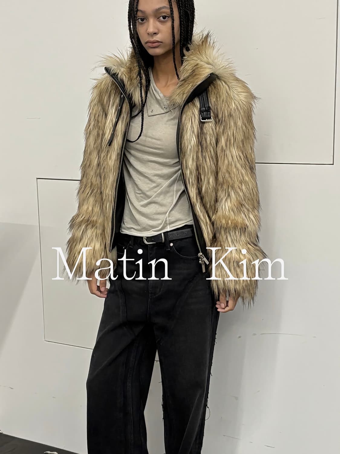 마뗑킴 넥버클 크롭 퍼자켓 베이지 상품이미지2