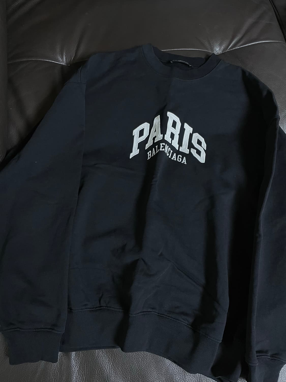 발렌시아가 시티컬렉션 파리 맨투맨 상품이미지1